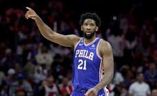 La mirada perspicaz de Joel Embiid para persuadir a Paul George: “Con suerte, encontraremos una manera de mejorar”