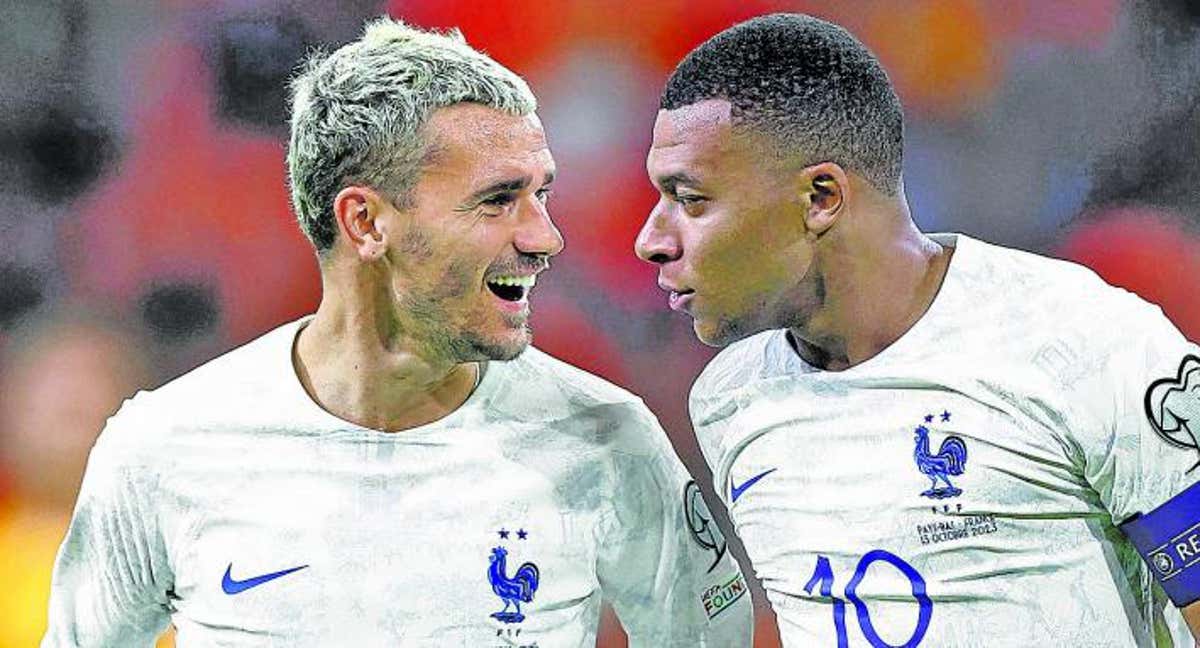 Griezmann y Mbappé mantuvieron una conversación con el presidente de la FFF. /AFP