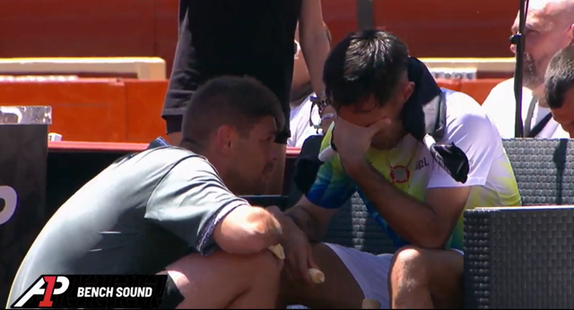 Un jugador rompe a llorar y su compañero no lo entiende: «Voy a quedar como maltratador, como siempre»