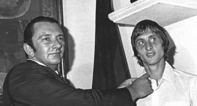 La historia del fichaje de Cruyff que acabó con los oriundos y “los escándalos y tomaduras de pelo”