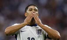 Bellingham salva a Inglaterra del tropiezo en el debut contra Serbia