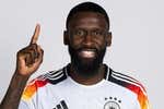El dedo de Antonio Rüdiger obliga a la UEFA a salir al paso para evitar un problema religioso: «Me lo pidió el fotógrafo»