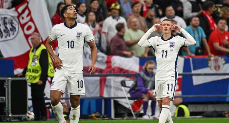 Jude Bellingham y Phil Foden, en el debut de Inglaterra.