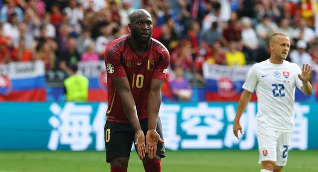 Otro día de pesadilla de Lukaku condena a Bélgica y da alas a Eslovaquia