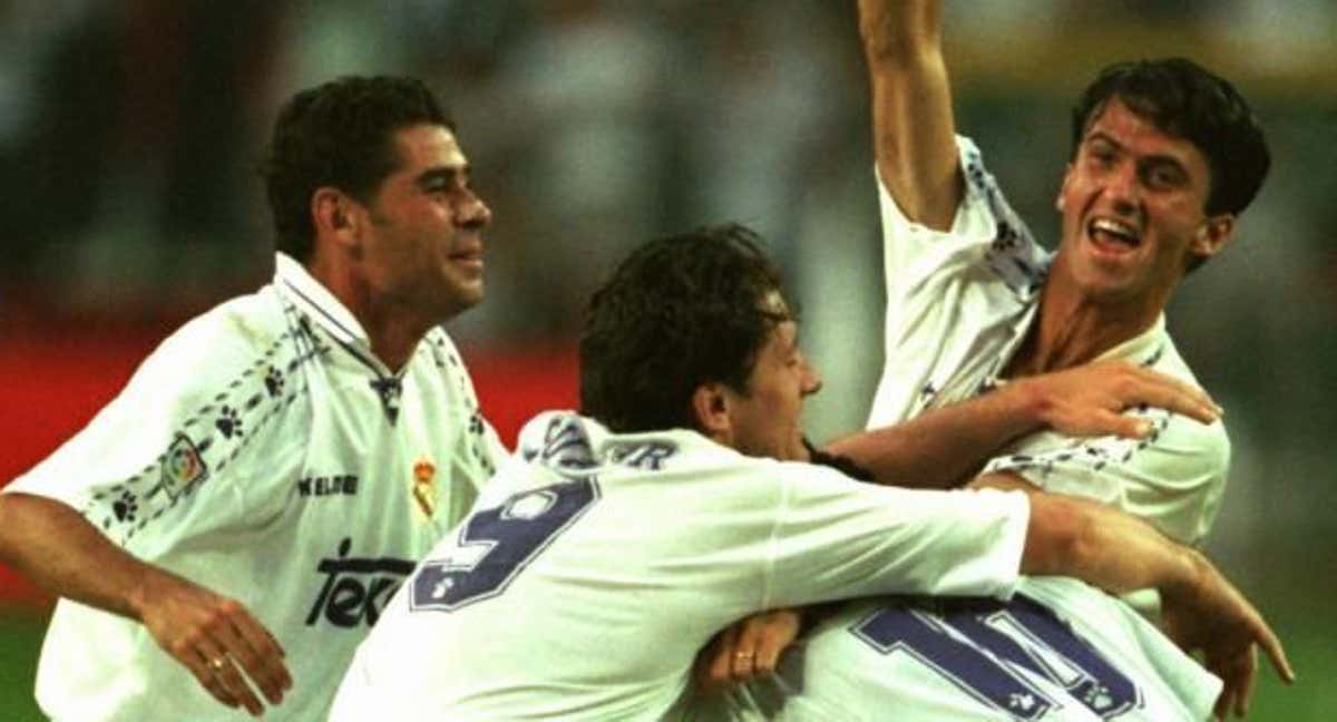 Panucci, con Hierro y SUker, celebran la consecución de la Liga de 1997. /AP