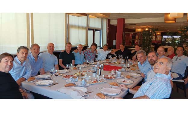 Comida en la sede de la RFEF de los integrantes de la sub-21 que ganó la Euro de su categoría en 1986.