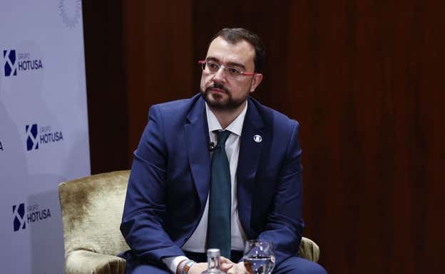 Adrián Barbón. Efe