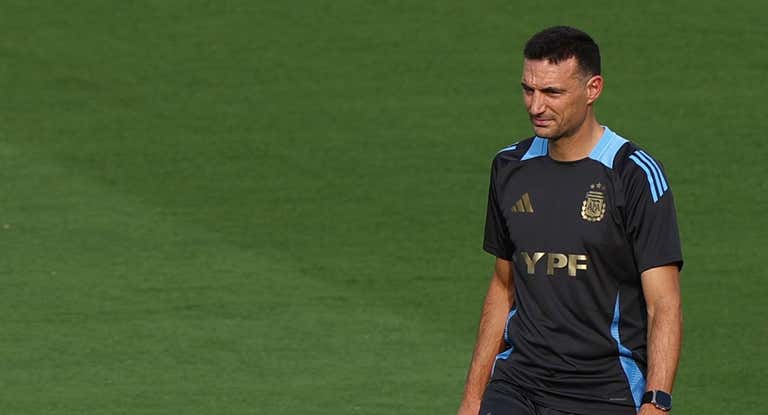 Scaloni en un entrenamiento con Argentina.