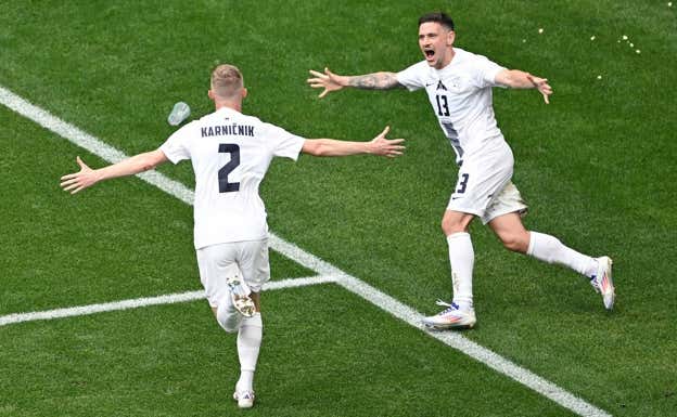Karnicnik celebra su gol en el segundo tiempo. REUTERS