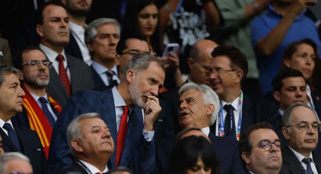 Lío y llamadas cruzadas en el palco con las tiranteces entre Federación y CSD de fondo