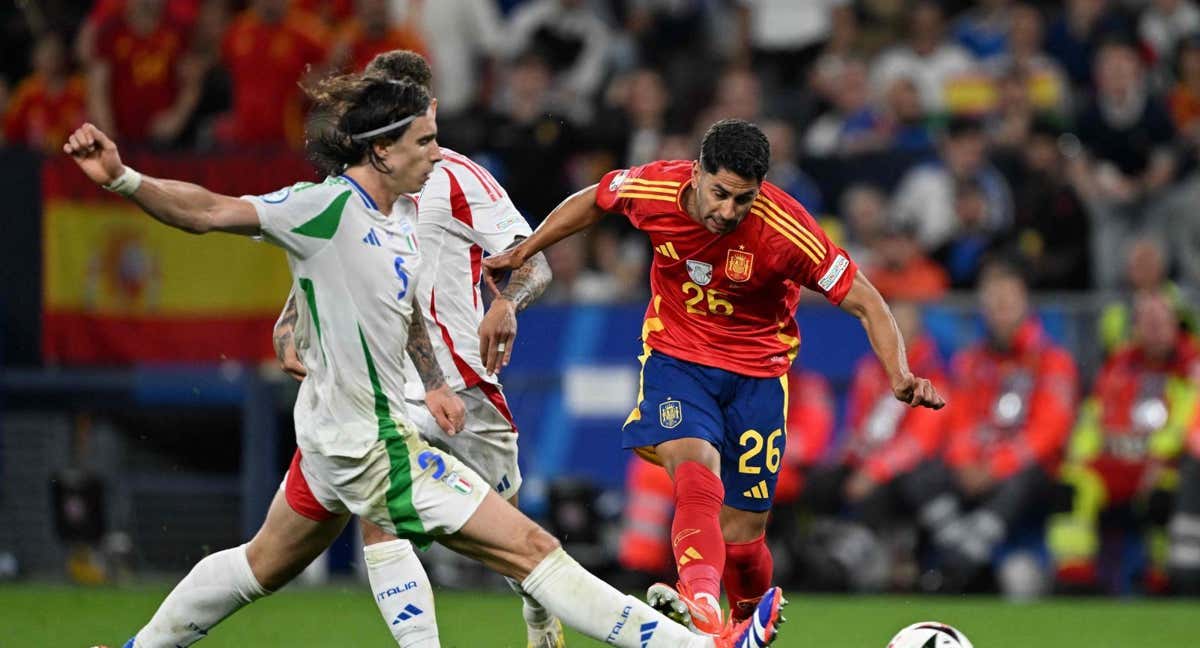 Ayoze durante el partido contra Italia.