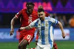 Una dura entrada a Messi desata una oleada de racismo: “No hay lugar para esta basura”