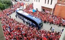 Ambientazo de Primera en la final por el ascenso entre Nàstic y Málaga, manchada por disturbios en la previa