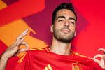 Mikel Merino: «En el grupo de WhatsApp de la Selección que administra Morata no dejan de pasar memes de Cucurella»