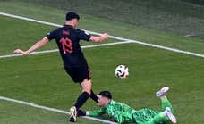 La UEFA castiga a Daku con roja directa y es baja para el Albania -España por cánticos racistas