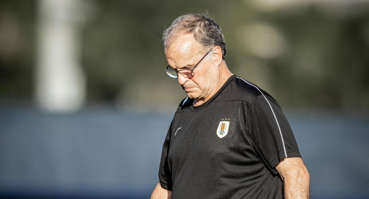 Bielsa durante un entrenamiento de Uruguay.