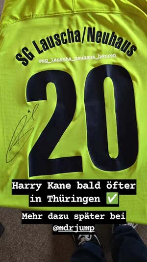 Camiseta firmada por Harry Kane.  INSTAGRAM: @_jonasgreiner.