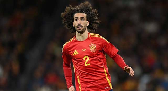 Cucurella: «Si ganamos la Eurocopa me teñiría el pelo. A ver si algún día me llaman para un anuncio»