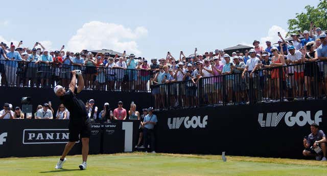 Jon Rahm brilla en el LIV Golf, se ‘pelea’ con los drones y gana más de dos millones de dólares en tres días