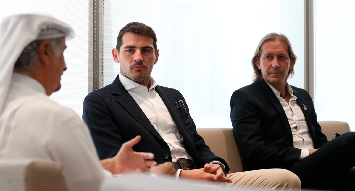 Salgado, junto a Casillas, con un emisario de Dubai.