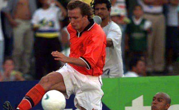 Bolo Zenden durante las semifinales del Mundial 1998.  AP