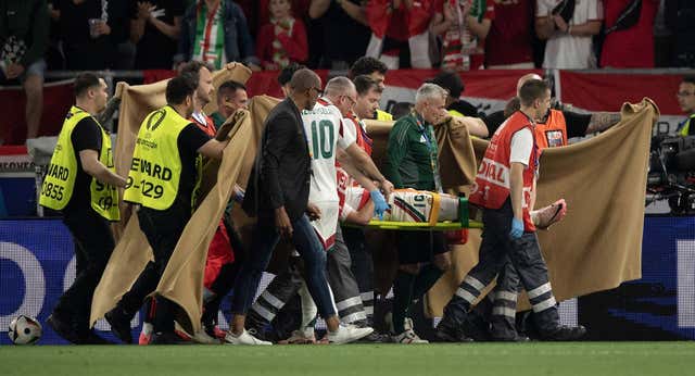 La UEFA contesta a las críticas sobre la atención médica que recibió Varga: “Se produjo a los 15 segundos del incidente”
