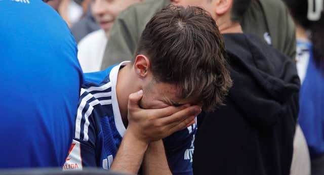 El amor de Sid Lowe por el Oviedo le hizo abandonar la Euro y coger un avión a Cornellà: “El día que hagamos algo será la hostia”