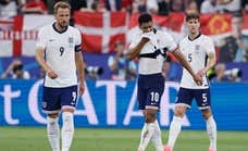 Choque frontal en Inglaterra entre futbolistas y analistas pese a estar en octavos: «No necesito escucharlos»