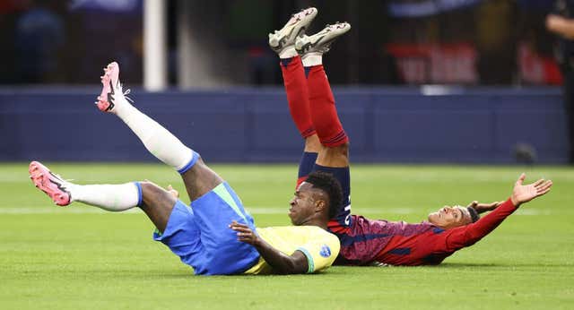 Vinicius y su pesadilla con Brasil: cero regates, cero tiros, 18 balones perdidos y sustituido por Endrick