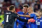 Eslovenia se revela sonrojando a Inglaterra y echando a Serbia de la Eurocopa
