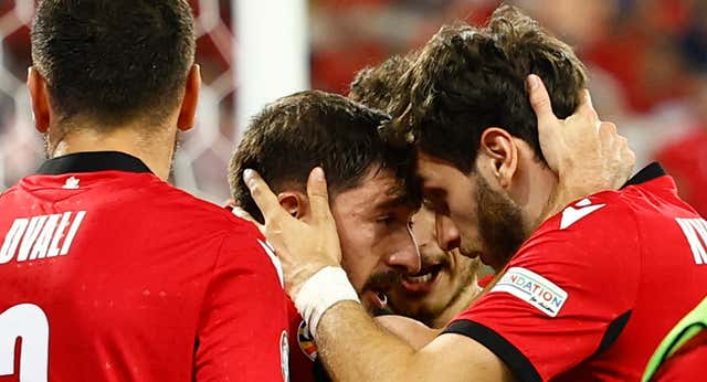 Mamardashvili y Mikautadze hacen historia con Georgia y avisan a España