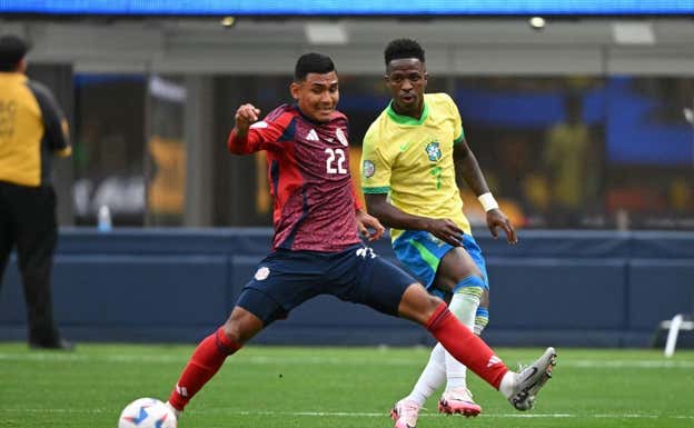 Vinicius sigue sin sentirse cómodo con Brasil.  AFP