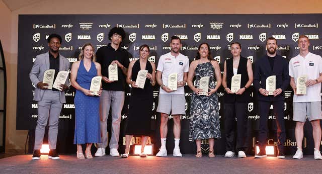 El Chacho, Rudy y Vega Gimeno coronan una Gala de leyendas del baloncesto español: «Son una semilla para que continúe la esencia»