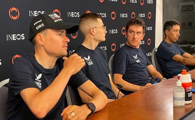 Tom Pidcock, Carlos Rodríguez, Geraint Thomas y Egan Bernal, en Florencia.
