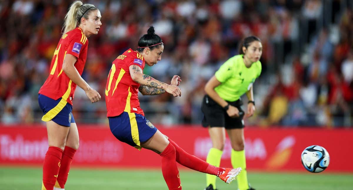 Jenni y Alexia durante un partido. /RFEF