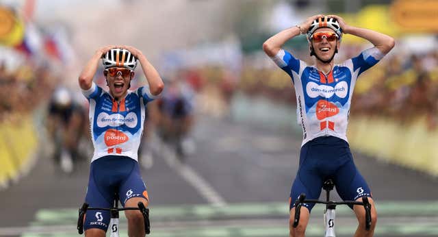 Bardet se viste de líder en el arranque más duro que se recuerda del Tour de Francia