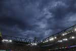 ¡Se suspende 25 minutos el Alemania-Dinamarca por tormenta eléctrica ante la incredulidad de los aficionados!