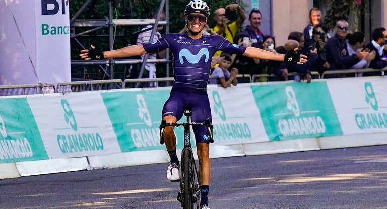 Enric Mas firma la victoria en el Giro dell'Emilia 2022.