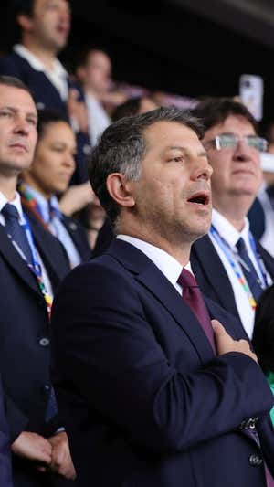 Levan Kobiashvili, en un palco de esta Eurocopa en el Georgia-Turquía.  GETTY