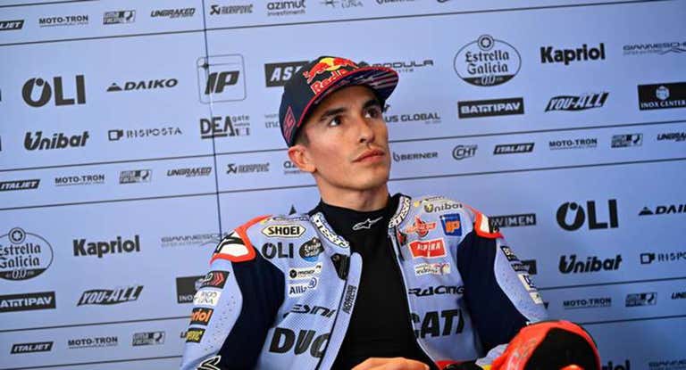Marc Márquez en el box.