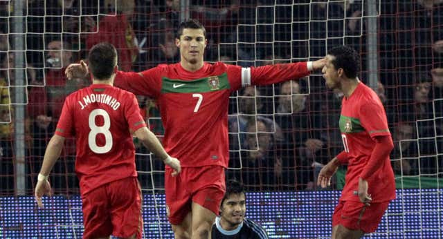 Portugal ‘salva’ del infierno de los penaltis a Cristiano como él hizo con Moutinho: «Sé fuerte, ahora está en manos de Dios»