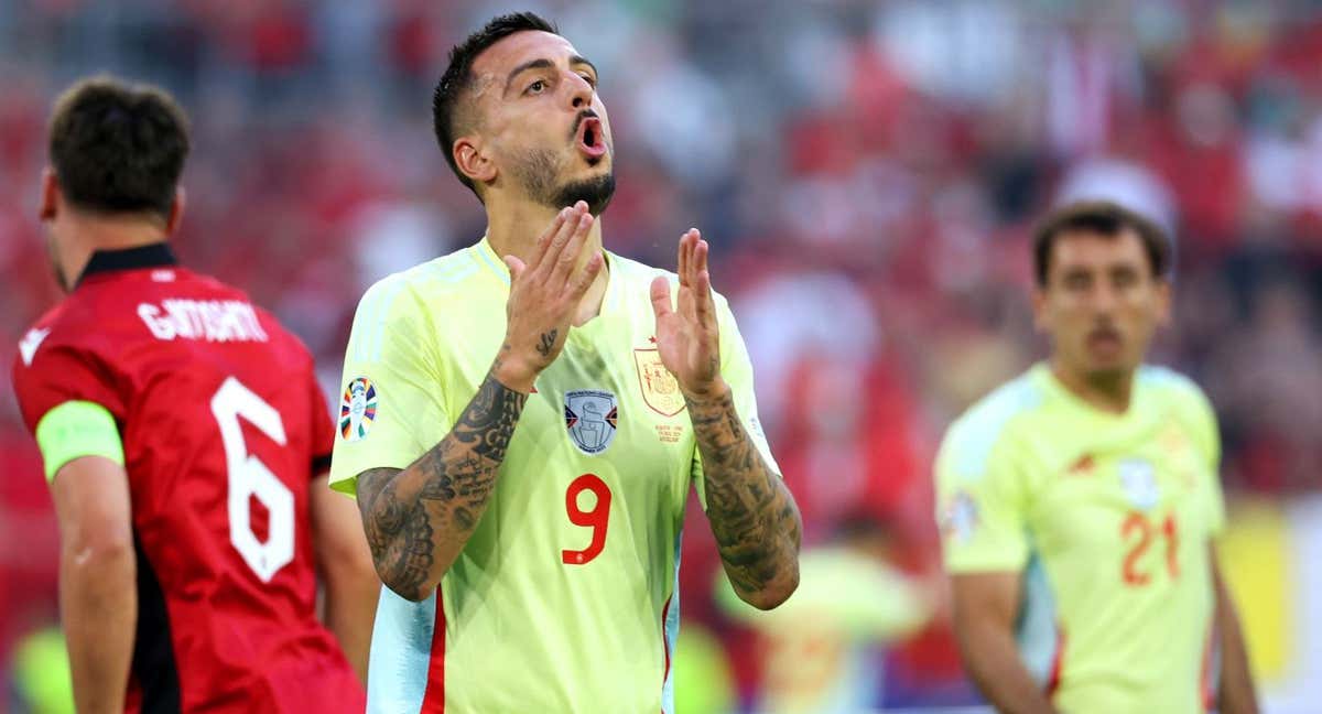 Joselu se lamenta en una acción del partido ante Albania del pasado 24 de junio en Düsseldorf. /GETTY