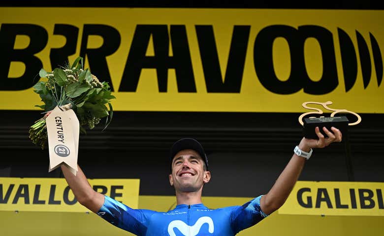 Oier Lazkano, con el premio de la Combatividad recibido en Valloire.  @GETTYSPORT