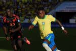 Conmebol asume su error y da la razón a Vinicius: «Es penalti y un contacto imprudente»