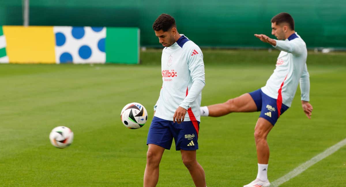 Ayoze, durante un entrenamiento de la Selección.