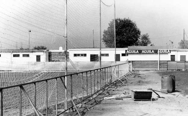 Campo principal de las antiguas instalaciones de la ciudad deportiva. SEVILLA FC