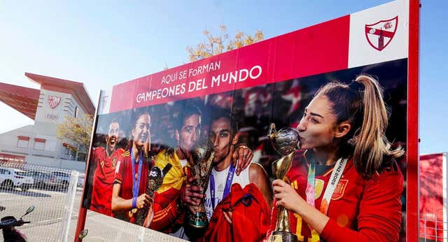 50 años de historia en un momento crucial para el Sevilla: “Aquí se forman campeones del mundo”