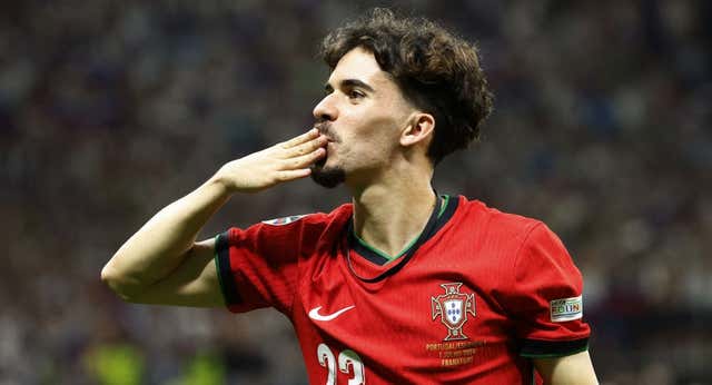 Vitinha sale al rescate de Portugal en la Eurocopa