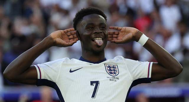 El triunfo de Bukayo Saka va más allá del fútbol: le tapa la boca a los racistas en una redención de héroe