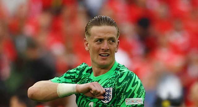 La botella viral de Pickford resultó ser un arma de doble filo: chuleta y distracción